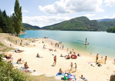 Plage et lac de Villefort