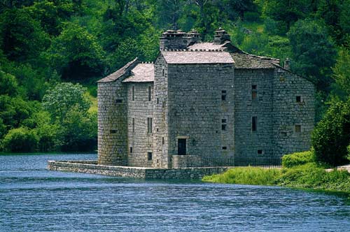 Castanet, château, Occitanie, Lozère, Cévennes