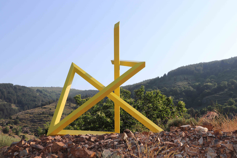 Idée randonnée & culture : le Sentier des sculptures à Altier (À deux pas des Châtaigniers du Lac)